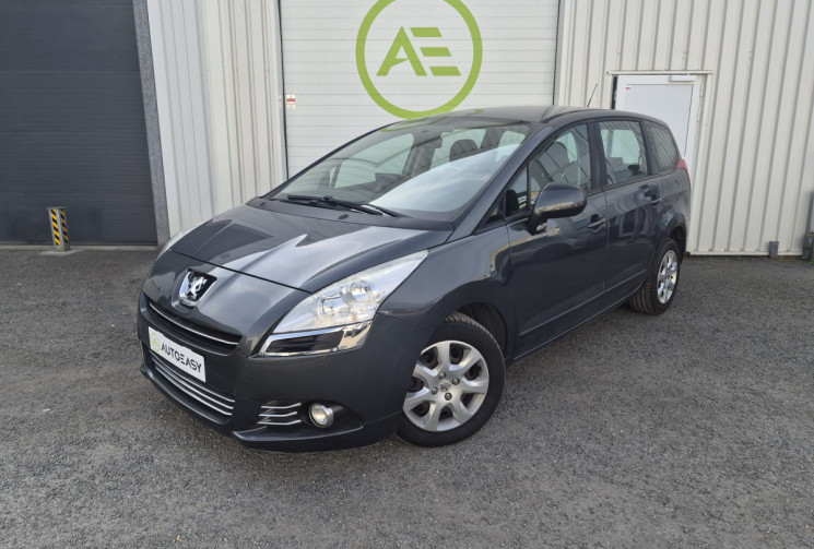 Peugeot 5008 1.6 E-HDi BLUE LION 115 cv * 7 PLACES * DISTRIBUTION FAITE * CARPLAY * CARNET COMPLET 