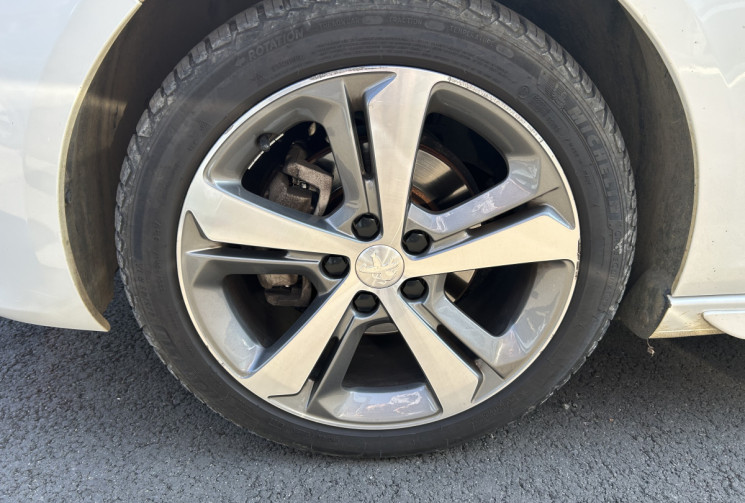 Peugeot 308 GT Line 1.2 Essence 130cv BVA EAT8