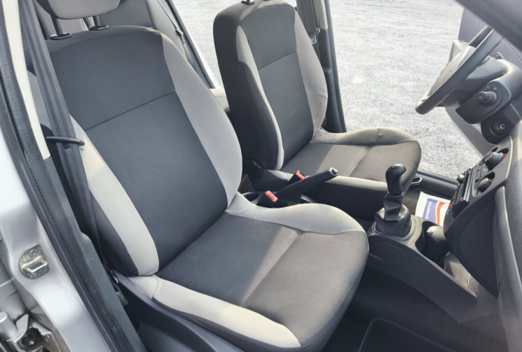 Renault Clio III ESTATE 1.5 DCI 75 ATHENTIQUE CLIM