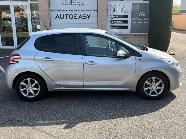 Peugeot 208 1.2 VTi Style 5p / Courroie de distribution neuve