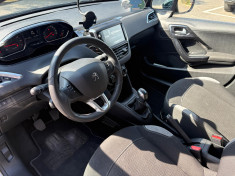 Peugeot 208 1.2 VTi Style 5p / Courroie de distribution neuve