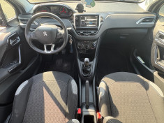 Peugeot 208 1.2 VTi Style 5p / Courroie de distribution neuve