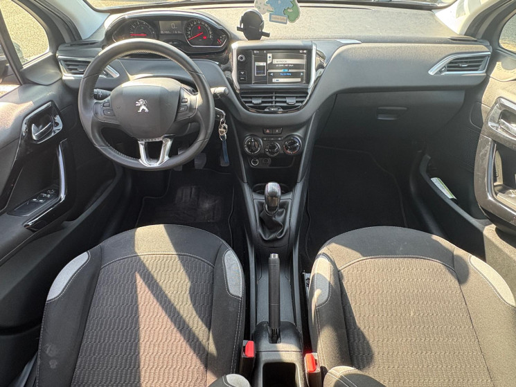 Peugeot 208 1.2 VTi Style 5p / Courroie de distribution neuve