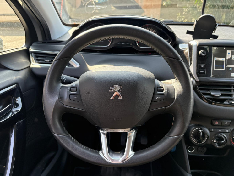 Peugeot 208 1.2 VTi Style 5p / Courroie de distribution neuve