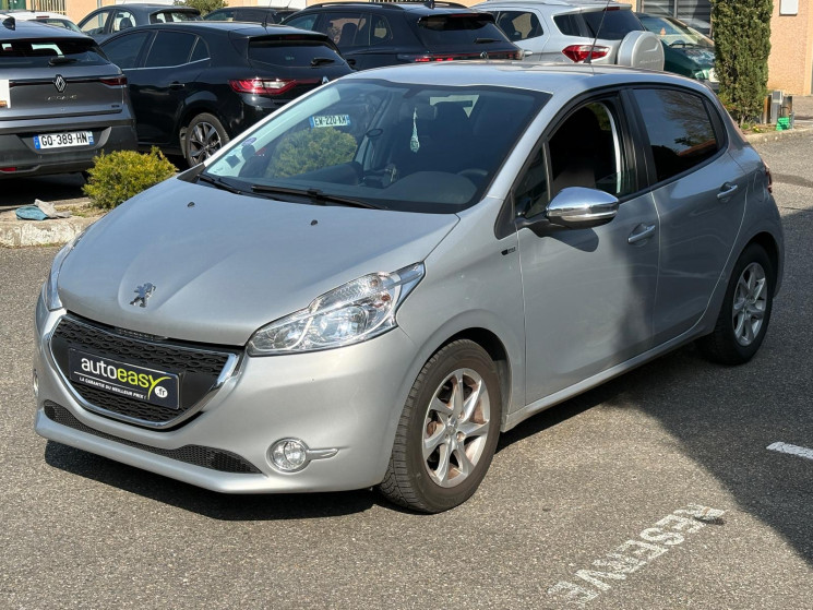 Peugeot 208 1.2 VTi Style 5p / Courroie de distribution neuve