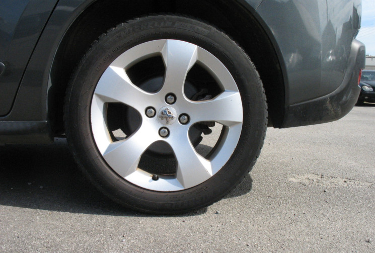 Peugeot 3008 1.6 HDi 112 ALLURE