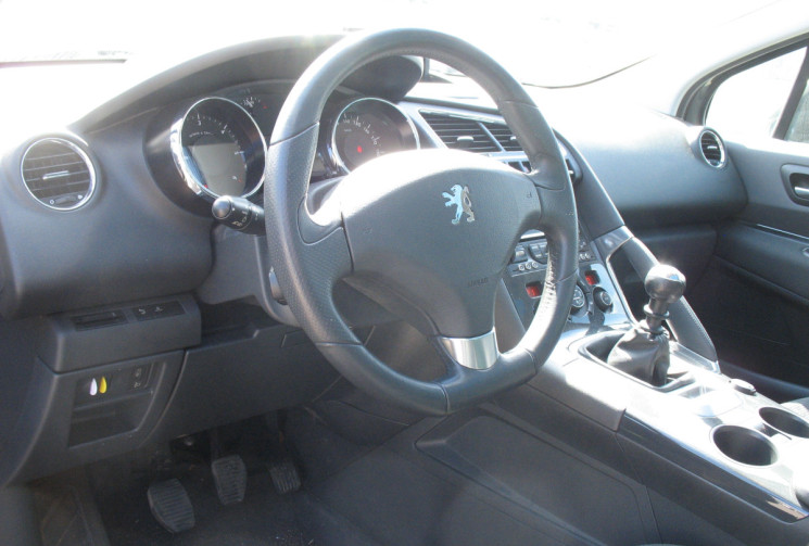 Peugeot 3008 1.6 HDi 112 ALLURE