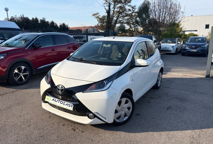 Toyota Aygo 1.0 / 69 CH / X-PLAY / CLIM