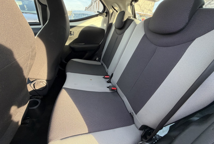 Toyota Aygo 1.0 / 69 CH / X-PLAY / CLIM