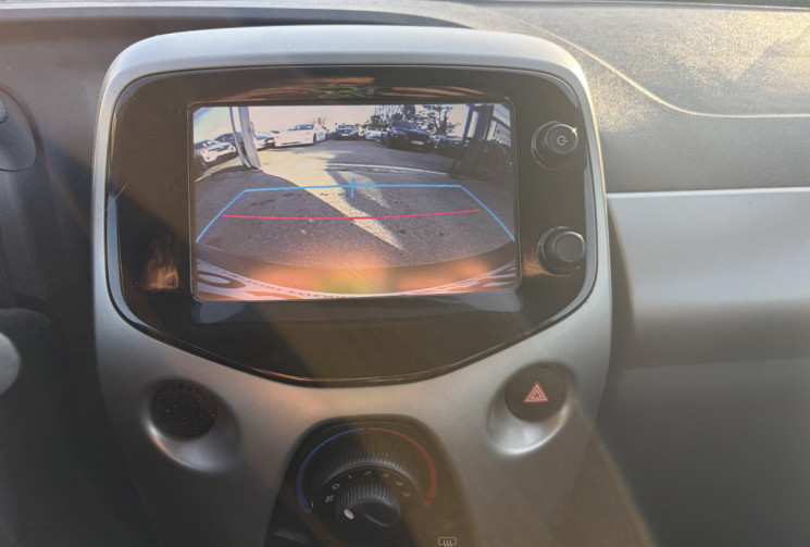 Toyota Aygo 1.0 / 69 CH / X-PLAY / CLIM