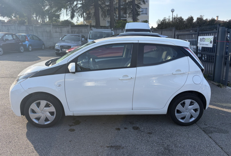 Toyota Aygo 1.0 / 69 CH / X-PLAY / CLIM
