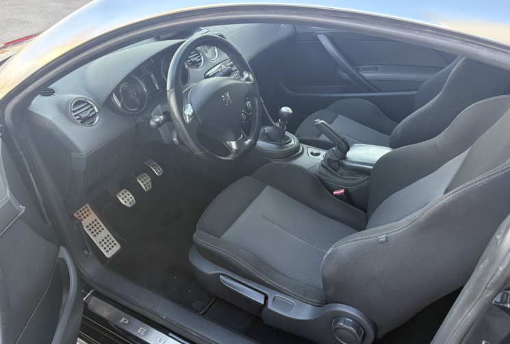 Peugeot RCZ 1.6 THP 156ch (chaine distribution remplacée)