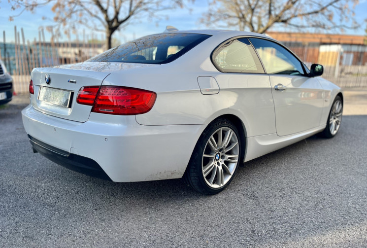 BMW SERIE 3 COUPE E92 LCI 320xd M SPORT / TOIT OUVRANT / SIÈGES CHAUFFANTS / 320 XD / PACK M