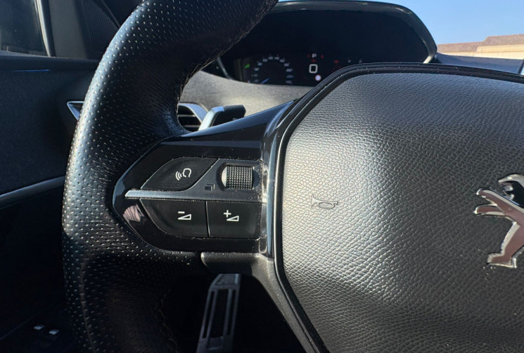 Peugeot 3008 1.6 BLUEHDI 120 GT LINE / AUTOMATIQUE / GPS / GARANTIE 12 MOIS