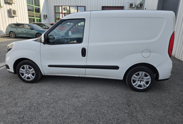 FIAT DOBLO Cargo III (263) Fourgon Phase 2 1.3 MJTD 16V Fourgon court 95 cv