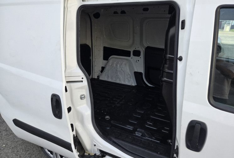 FIAT DOBLO Cargo III (263) Fourgon Phase 2 1.3 MJTD 16V Fourgon court 95 cv