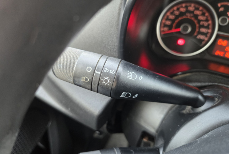 FIAT DOBLO Cargo III (263) Fourgon Phase 2 1.3 MJTD 16V Fourgon court 95 cv