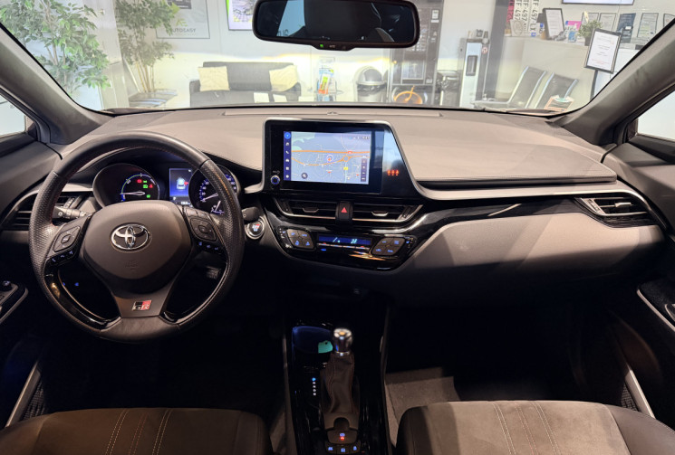 Toyota C-HR 122h GR-Sport 2WD E-CVT MY22 1ERE MAIN