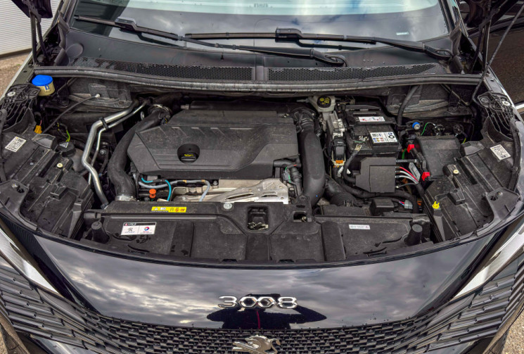 Peugeot 3008 1.6 THP GT EAT8 180 cv Boîte auto Alcantara Sièges chauffants Angles morts 