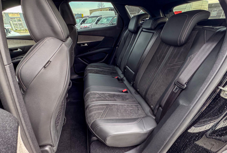 Peugeot 3008 1.6 THP GT EAT8 180 cv Boîte auto Alcantara Sièges chauffants Angles morts 