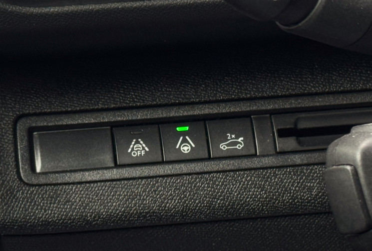 Peugeot 3008 1.6 THP EAT8 180 cv Boîte auto Alcantara Sièges chauffants Angles morts 