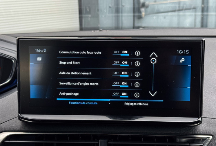 Peugeot 3008 1.6 THP GT EAT8 180 cv Boîte auto Alcantara Sièges chauffants Angles morts 