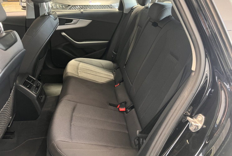 Audi A4 Avant 35 TDI 163 ch Business line S tronic 7 