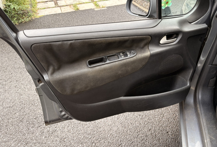 Peugeot 207 1.6 HDi 16V 90 cv