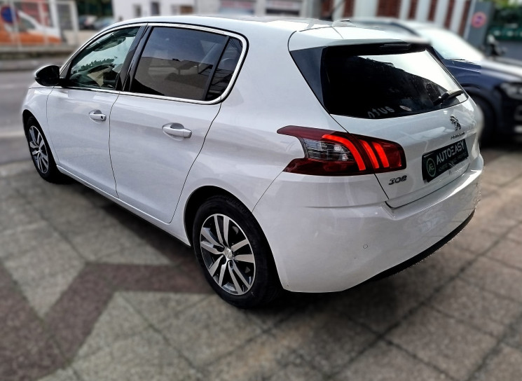 Peugeot 308 Phase II // 1.5 BlueHDi // ALLURE // 130 cv