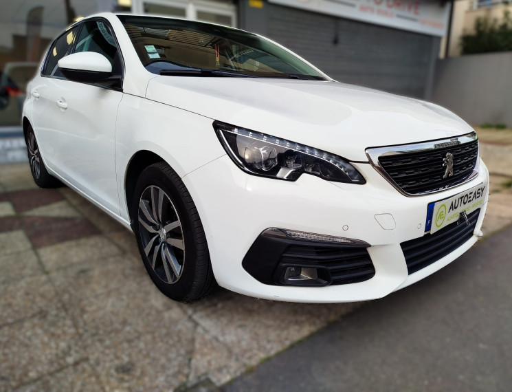 Peugeot 308 Phase II // 1.5 BlueHDi // ALLURE // 130 cv