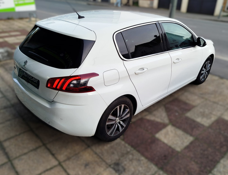 Peugeot 308 Phase II // 1.5 BlueHDi // ALLURE // 130 cv