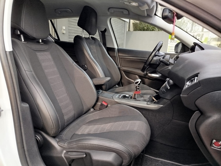 Peugeot 308 Phase II // 1.5 BlueHDi // ALLURE // 130 cv