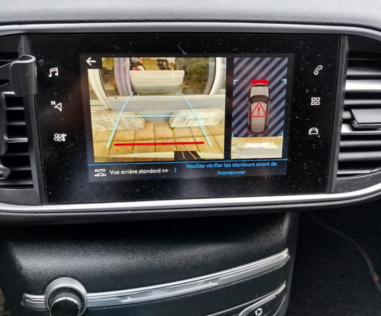 Peugeot 308 Phase II // 1.5 BlueHDi // ALLURE // 130 cv