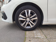 Peugeot 308 Phase II // 1.5 BlueHDi // ALLURE // 130 cv