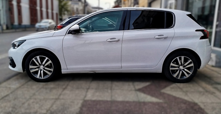 Peugeot 308 Phase II // 1.5 BlueHDi // ALLURE // 130 cv