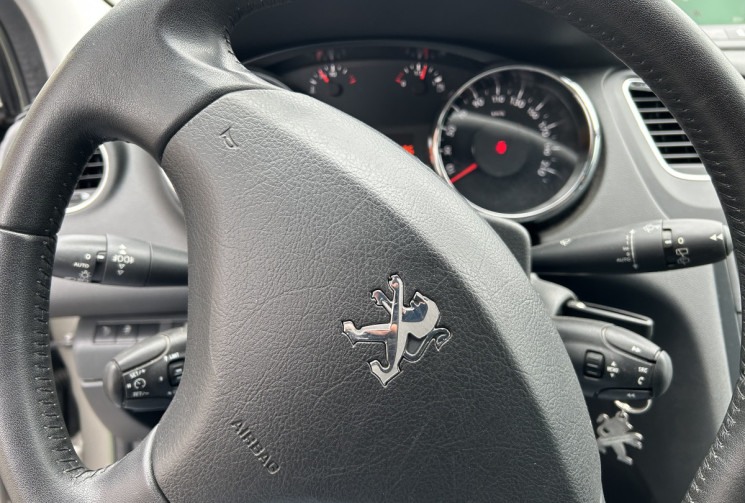 Peugeot 5008 1.6 HDI 115 cv Business Pack