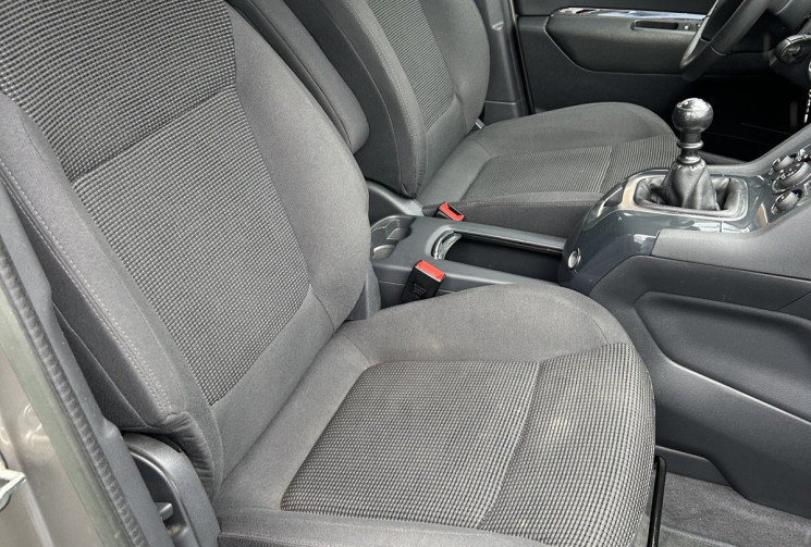 Peugeot 5008 1.6 HDI 115 cv Business Pack