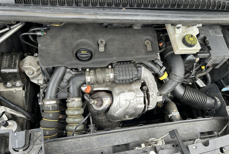 Peugeot 5008 1.6 HDI 115 cv Business Pack