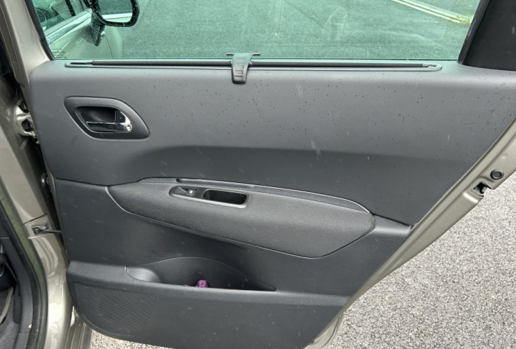 Peugeot 5008 1.6 HDI 115 cv Business Pack