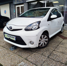 Toyota Aygo 5 Portes 1.0 VVTi 12V 68 cv / Dynamic / Clim et Bluetooth