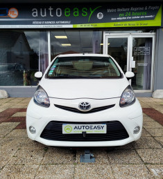 Toyota Aygo 5 Portes 1.0 VVTi 12V 68 cv / Dynamic / Clim et Bluetooth