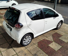 Toyota Aygo 5 Portes 1.0 VVTi 12V 68 cv / Dynamic / Clim et Bluetooth