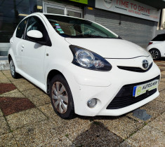 Toyota Aygo 5 Portes 1.0 VVTi 12V 68 cv / Dynamic / Clim et Bluetooth