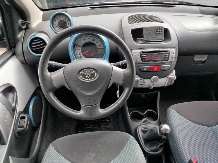 Toyota Aygo 5 Portes 1.0 VVTi 12V 68 cv / Dynamic / Clim et Bluetooth