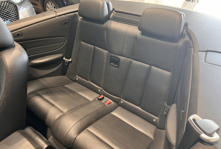 BMW Série 1 3.0 135i 306 CH PACK M BVA E88 BI-TURBO