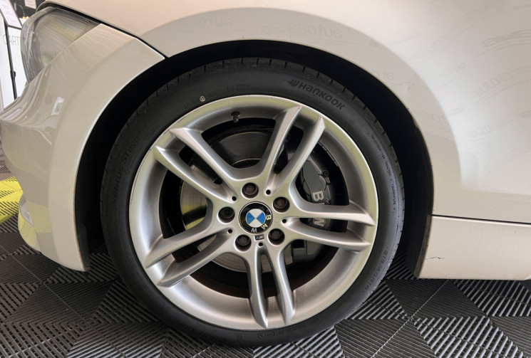 BMW Série 1 3.0 135i 306 CH PACK M BVA E88 BI-TURBO