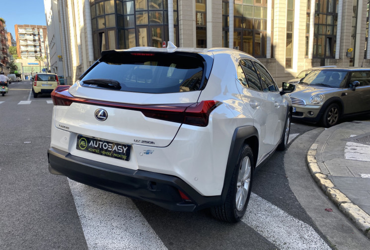 Lexus UX  250h 2.0 VVT-iE 16V 184 HYBRID FWD Pack Confort business ENTRETIEN EXCLUSIF LEXUS