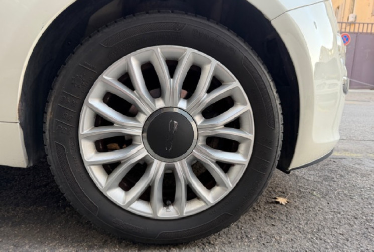 FIAT 500 FIAT 500 LOUNGE  1.2i 69 ch 2ème main / Toit panoramique 