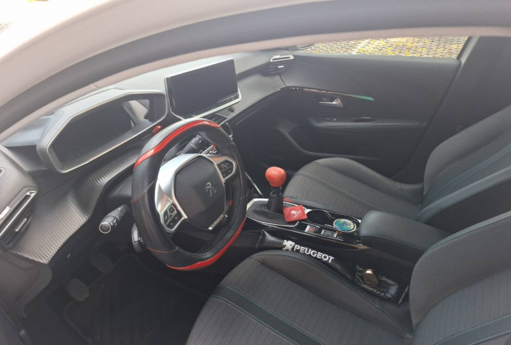 Peugeot 208 1.2 PureTech 12V  100 cv ALLURE