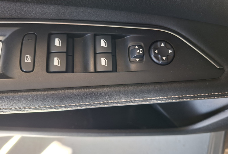 Peugeot 3008 GT PACK 1.6 THP 300  4 X 4 e-EA T8 1 ER MAIN PHASE 2